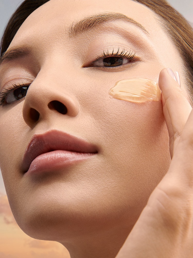 Éclat Sublime Aromatik Canlandırıcı Vetiver Maskesi Cildi yenileyip canlandırmaya destek olan, Vetiver Özlü huzur veren kokusuyla zenginleştirilmiş besleyici yağ bazlı maske.